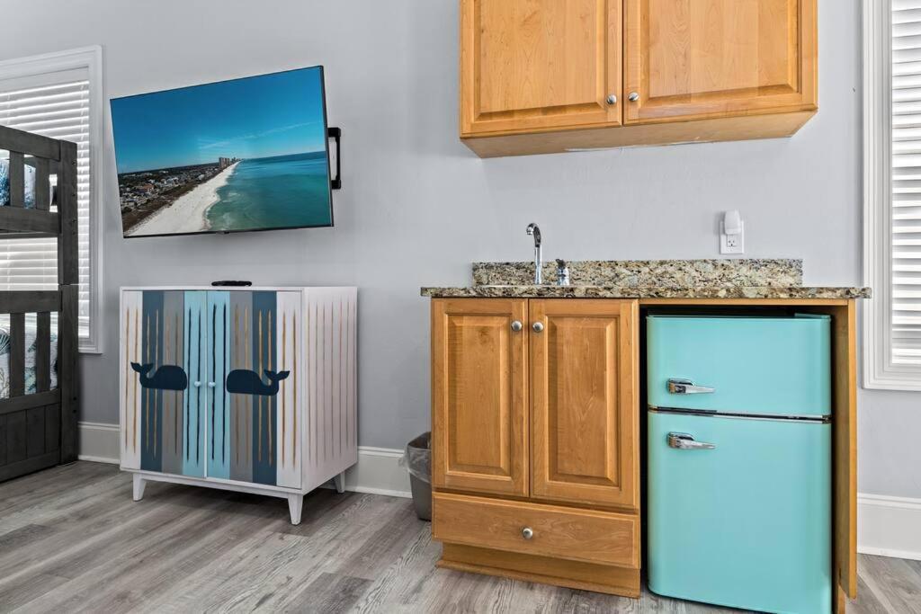 A Shore Bett-romantic Pool Beckons With Whispers Of Sea Salt And Starlight * Panama City Beach