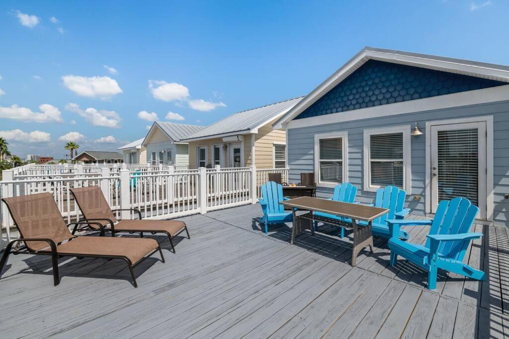 A Shore Bett-romantic Pool Beckons With Whispers Of Sea Salt And Starlight Holiday home Panama City Beach