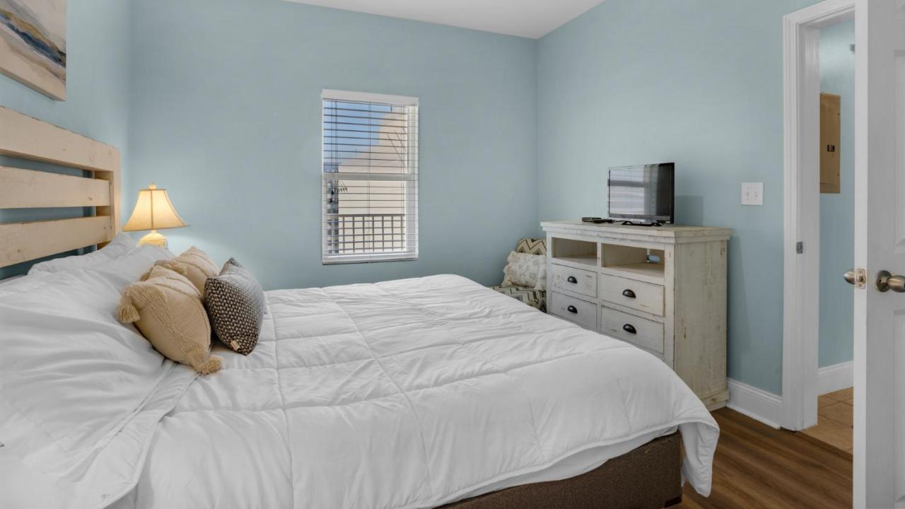 Laketown Wharf 729 - Paradise Retreat