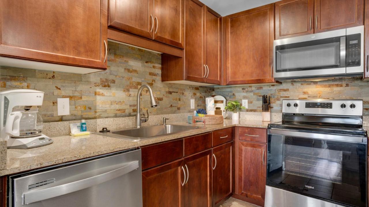 Laketown Wharf 729 - Paradise Retreat