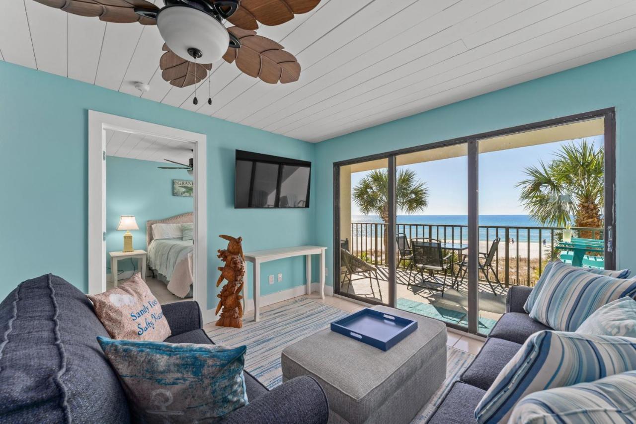 Ocean Front Turtle's Nest At The Commodore 202 Aparthotel