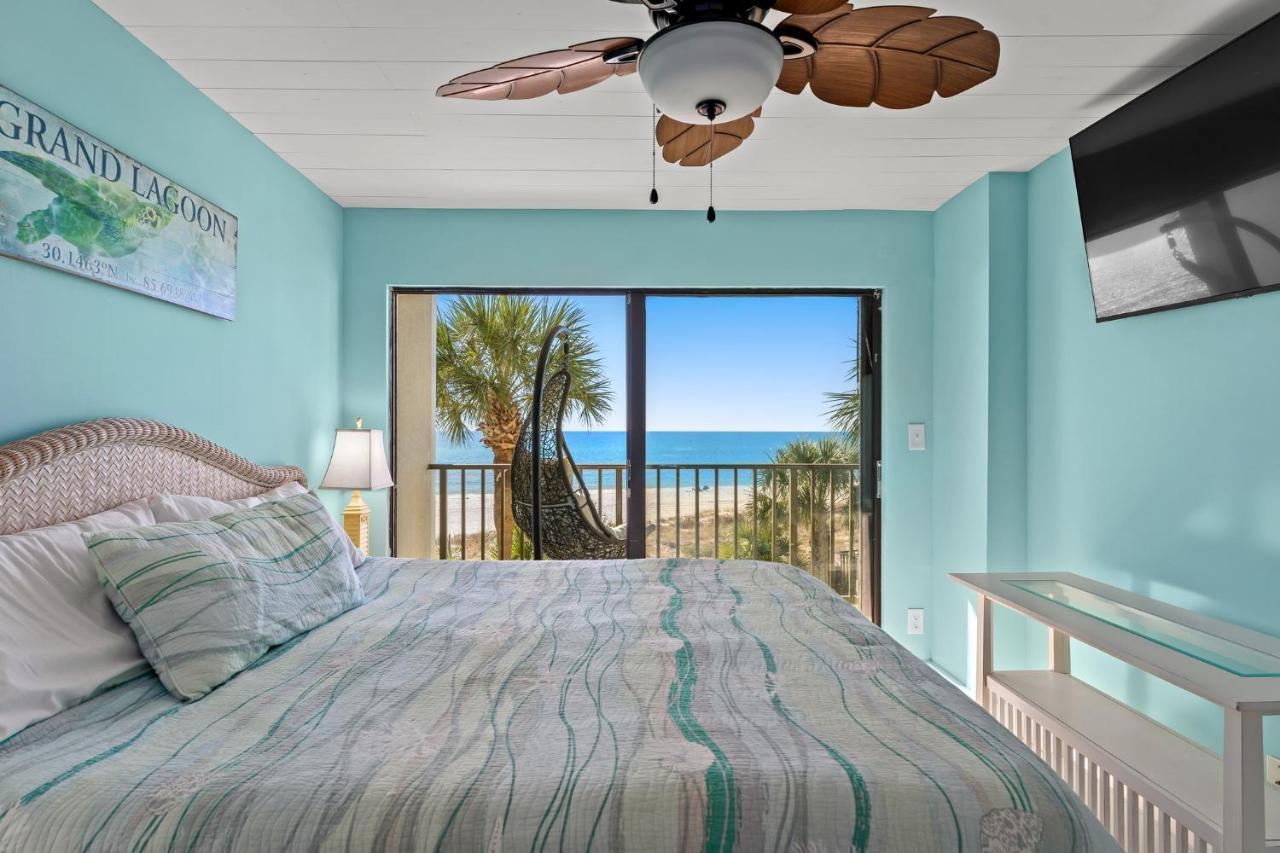 Ocean Front Turtle's Nest At The Commodore 202 Aparthotel