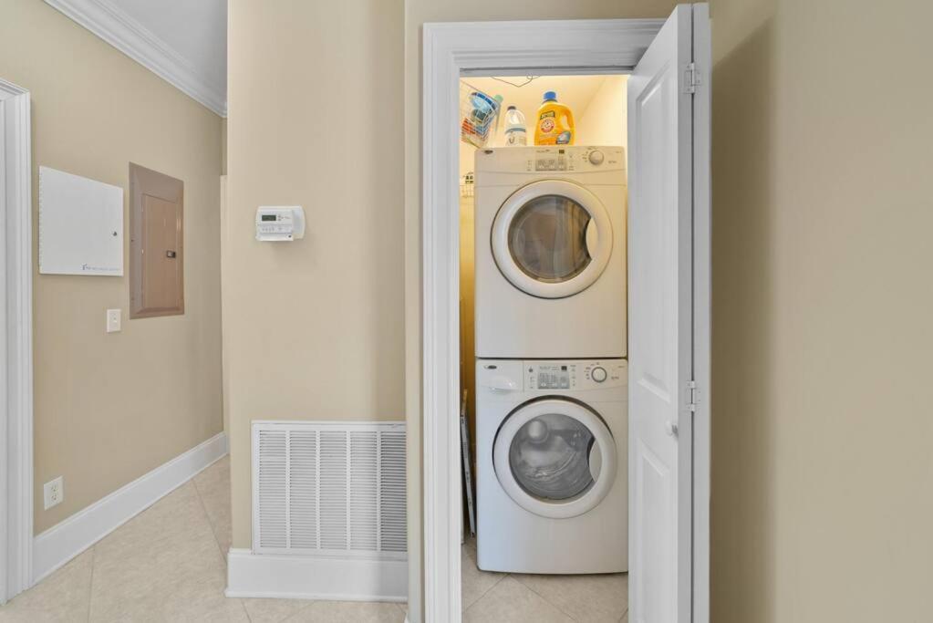 Spring Special, Lux 4br House Sleeps 12, Pool, Elevator, King Bed