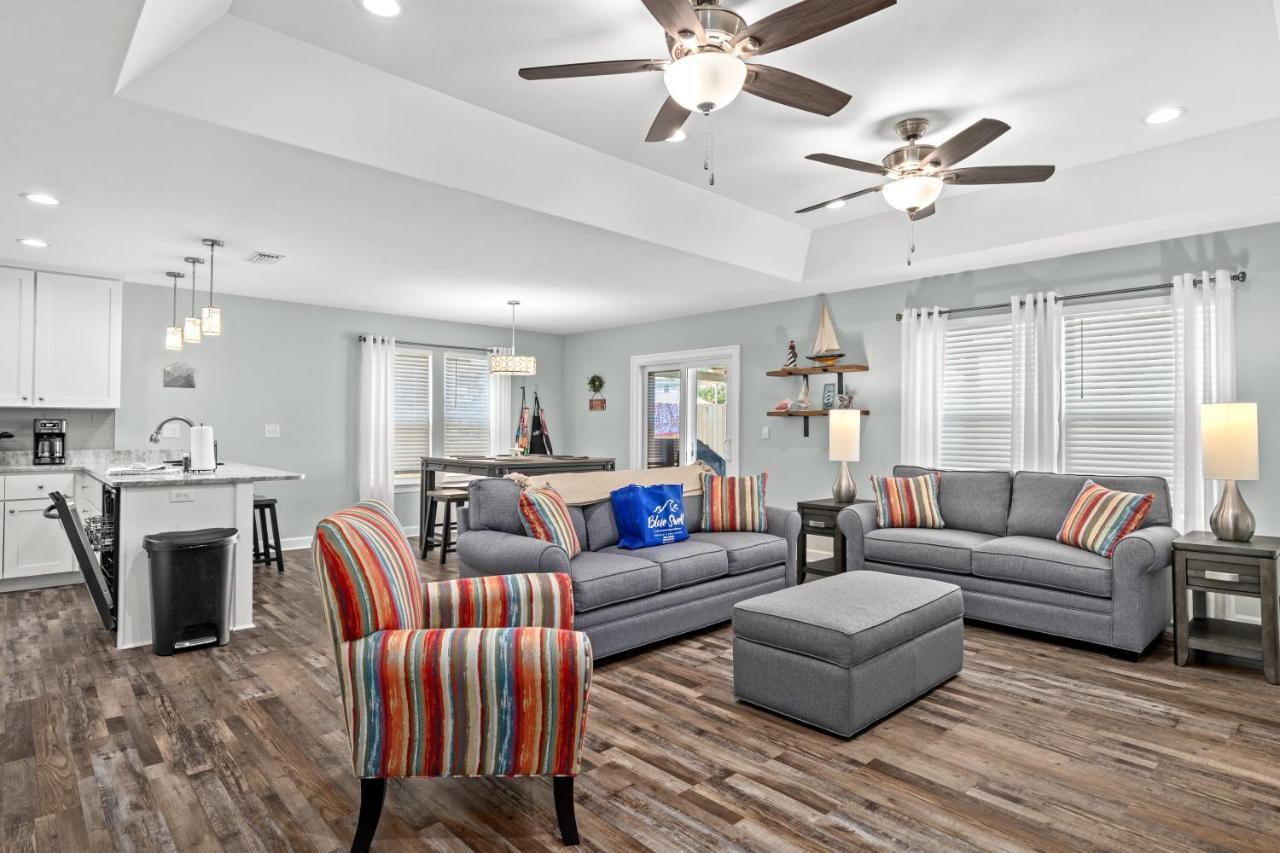 Coral - 3bd 2ba Close To W/ Optional Golf Cart!