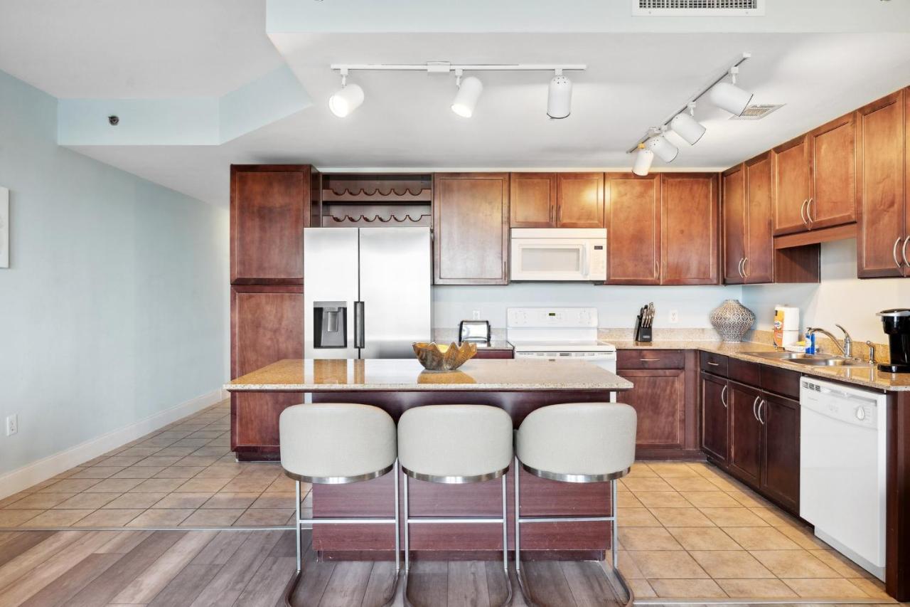 Laketown Wharf #302 By Nautical