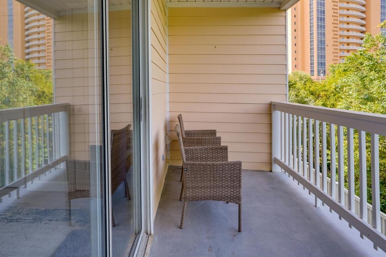 Apartment Charming Pcb With Balcony Walk To Beach!