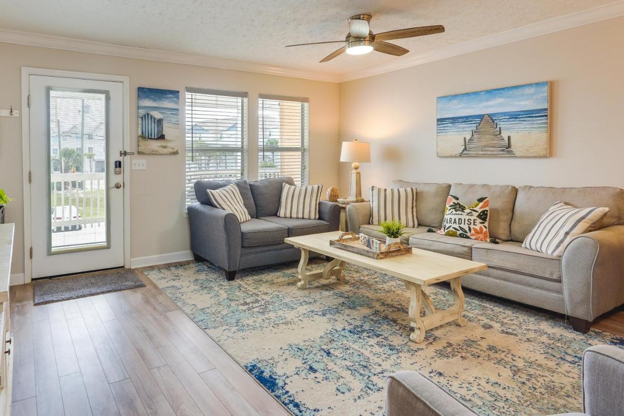 Charming Pcb With Balcony Walk To Beach! *