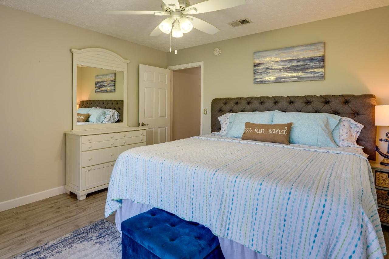 Charming Pcb With Balcony Walk To Beach! *