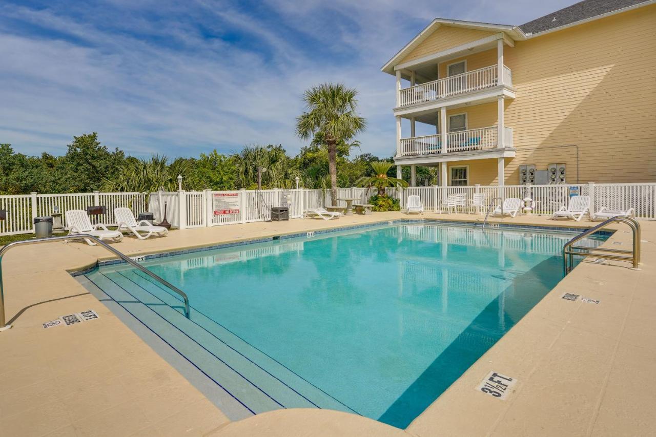 Charming Pcb With Balcony Walk To Beach! Apartment