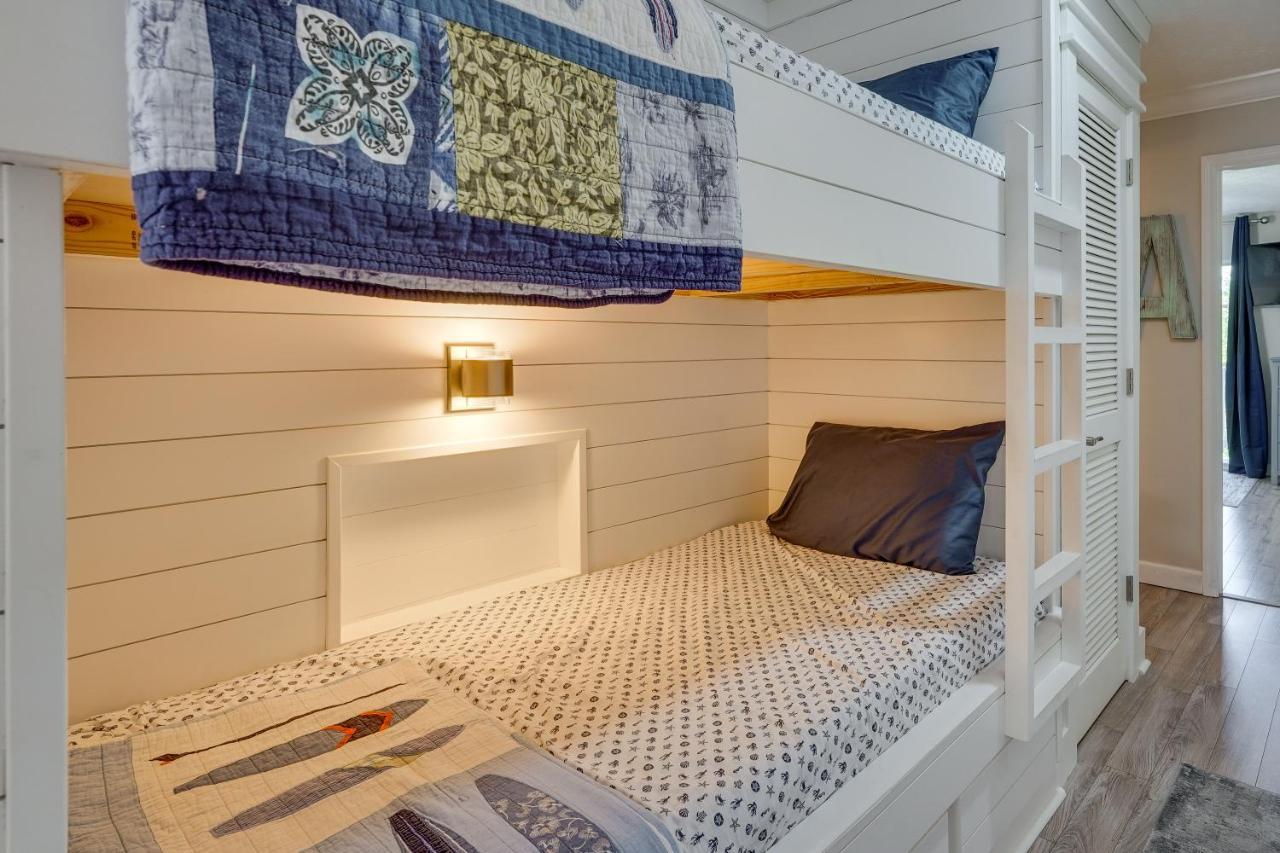 Charming Pcb With Balcony Walk To Beach! Apartment *