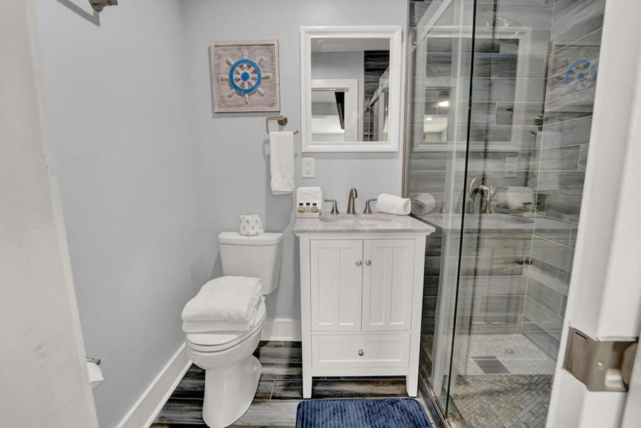 Dog Friendly 2 Bedroom Townhome With Hot Tub And Walking Distance To
