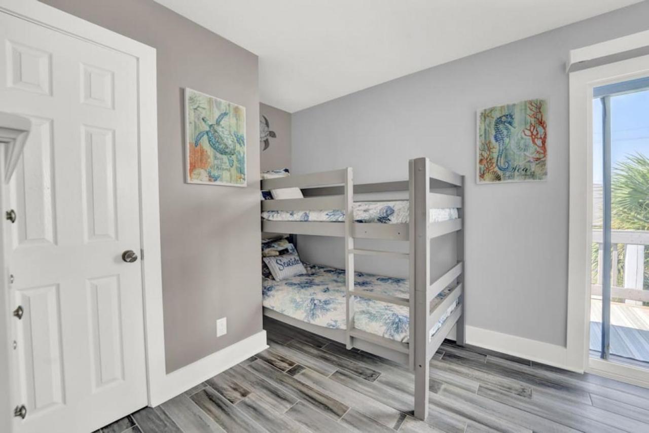 Holiday home Dog Friendly 2 Bedroom Townhome With Hot Tub And Walking Distance To *