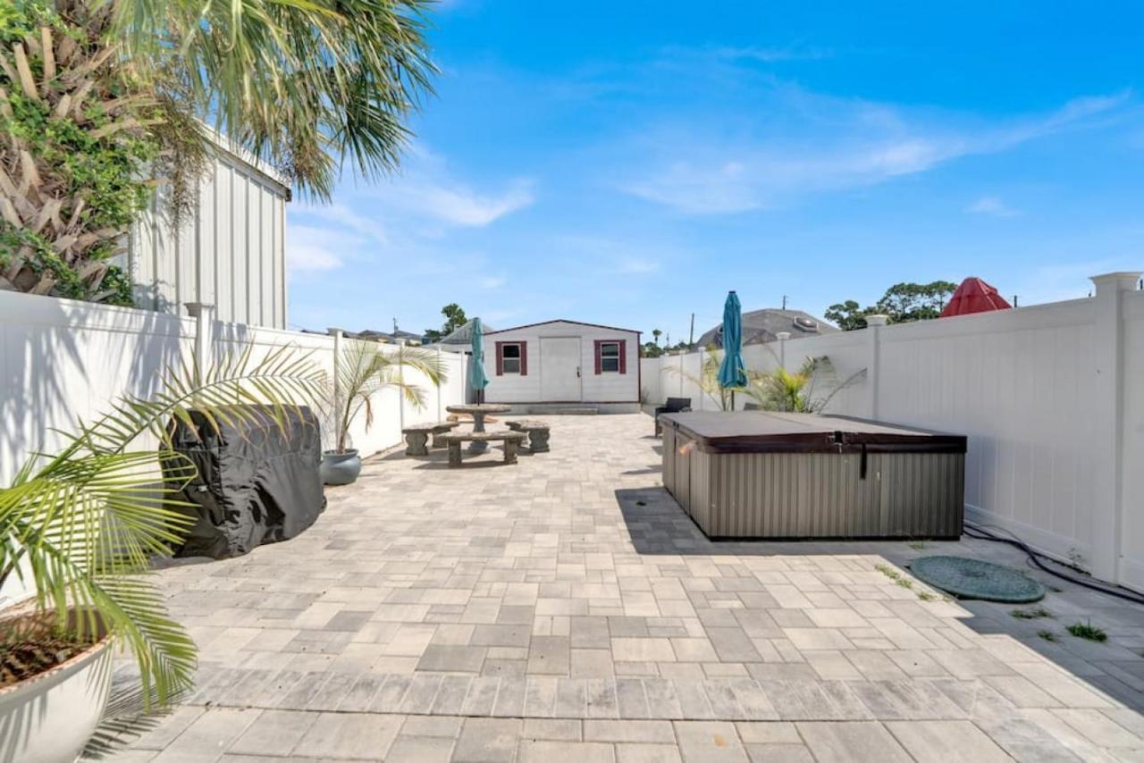 Dog Friendly 2 Bedroom Townhome With Hot Tub And Walking Distance To Panama City Beach