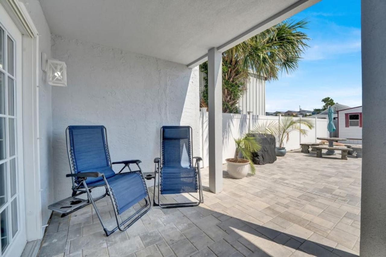 Dog Friendly 2 Bedroom Townhome With Hot Tub And Walking Distance To *