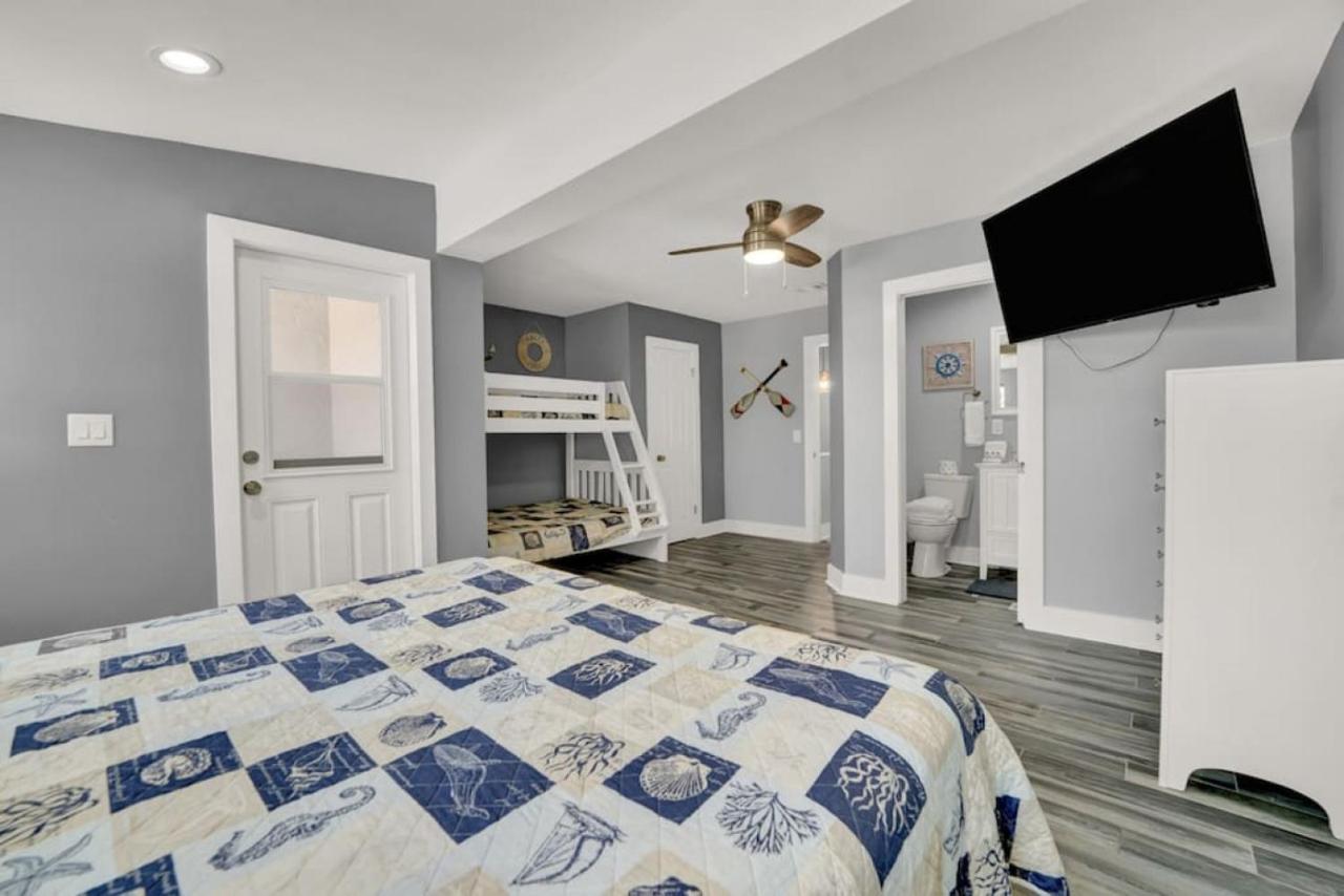 Dog Friendly 2 Bedroom Townhome With Hot Tub And Walking Distance To Panama City Beach