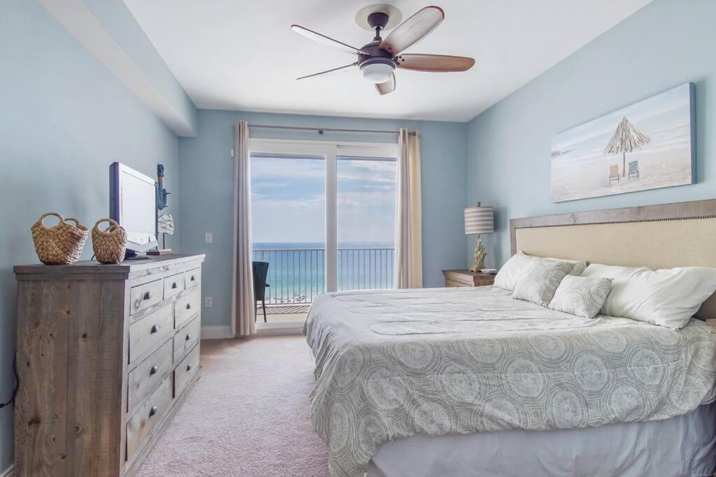 Laketown Wharf 1226 -2bd+bunks, Amazing Gulf Views Apartment