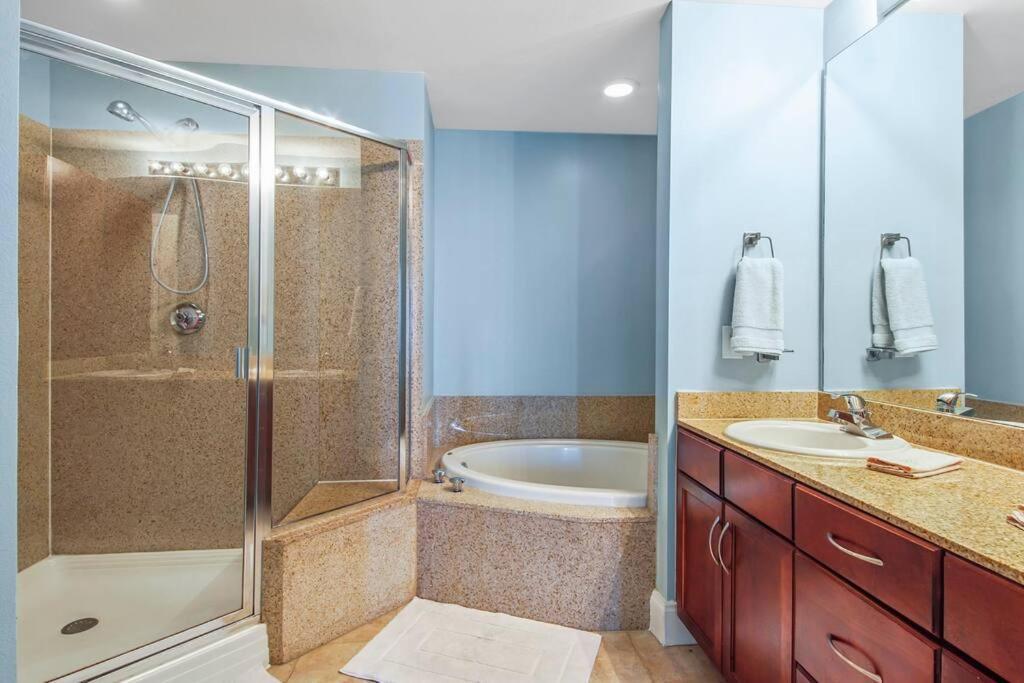 Apartment Laketown Wharf 1226 -2bd+bunks, Amazing Gulf Views