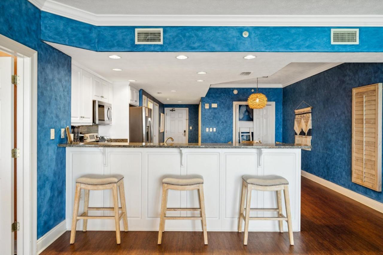 Apartment Treasure Island 1207 *