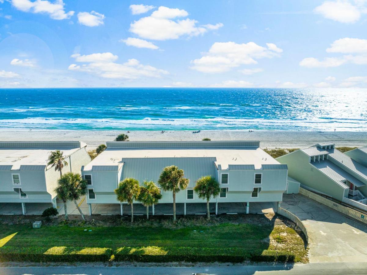 3br, 3ba Beachfront Townhome! Sleeps 11! Ocean View! Steps To The Beach!