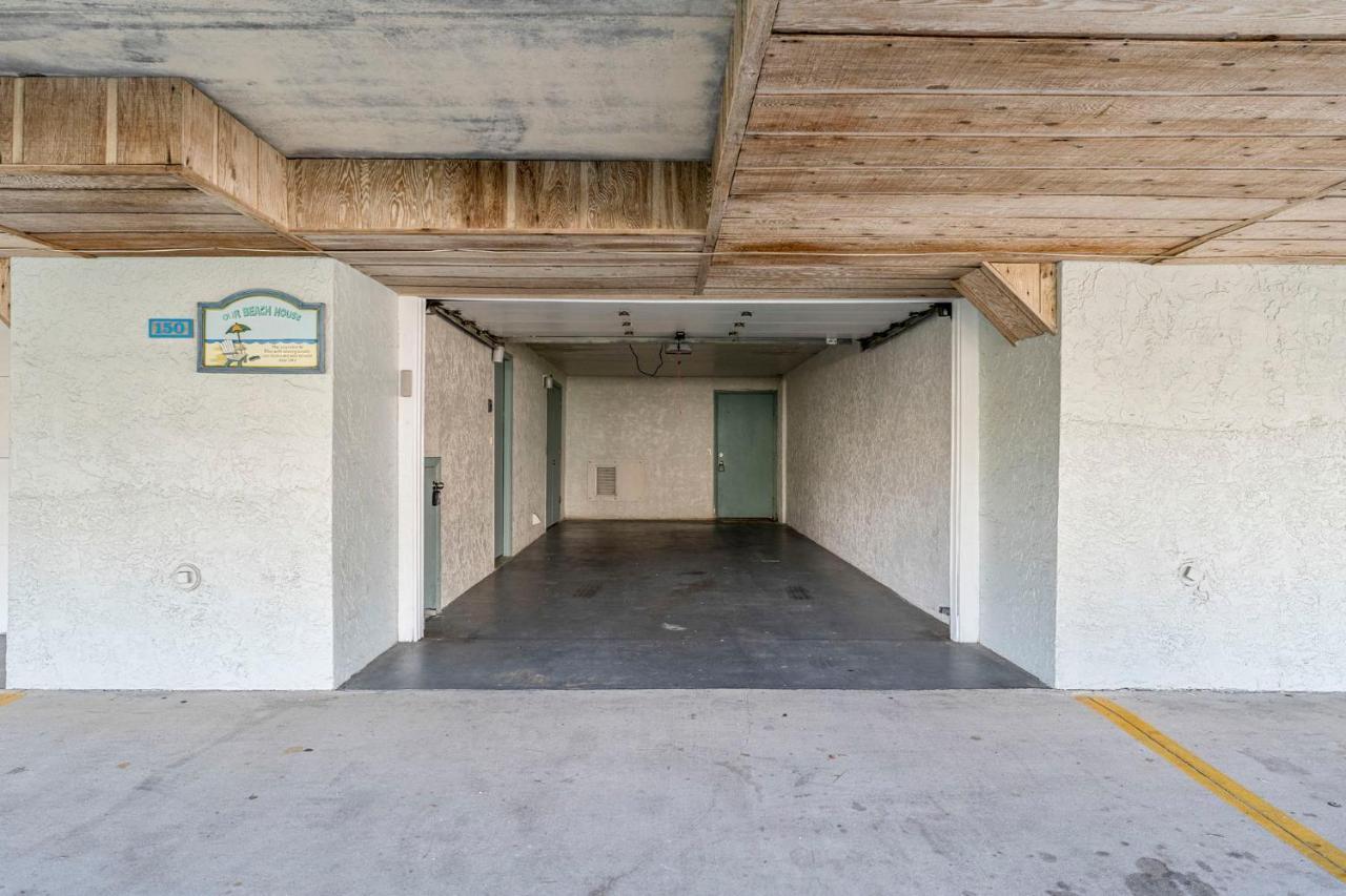 Holiday home 3br, 3ba Beachfront Townhome! Sleeps 11! Ocean View! Steps To The Beach! *