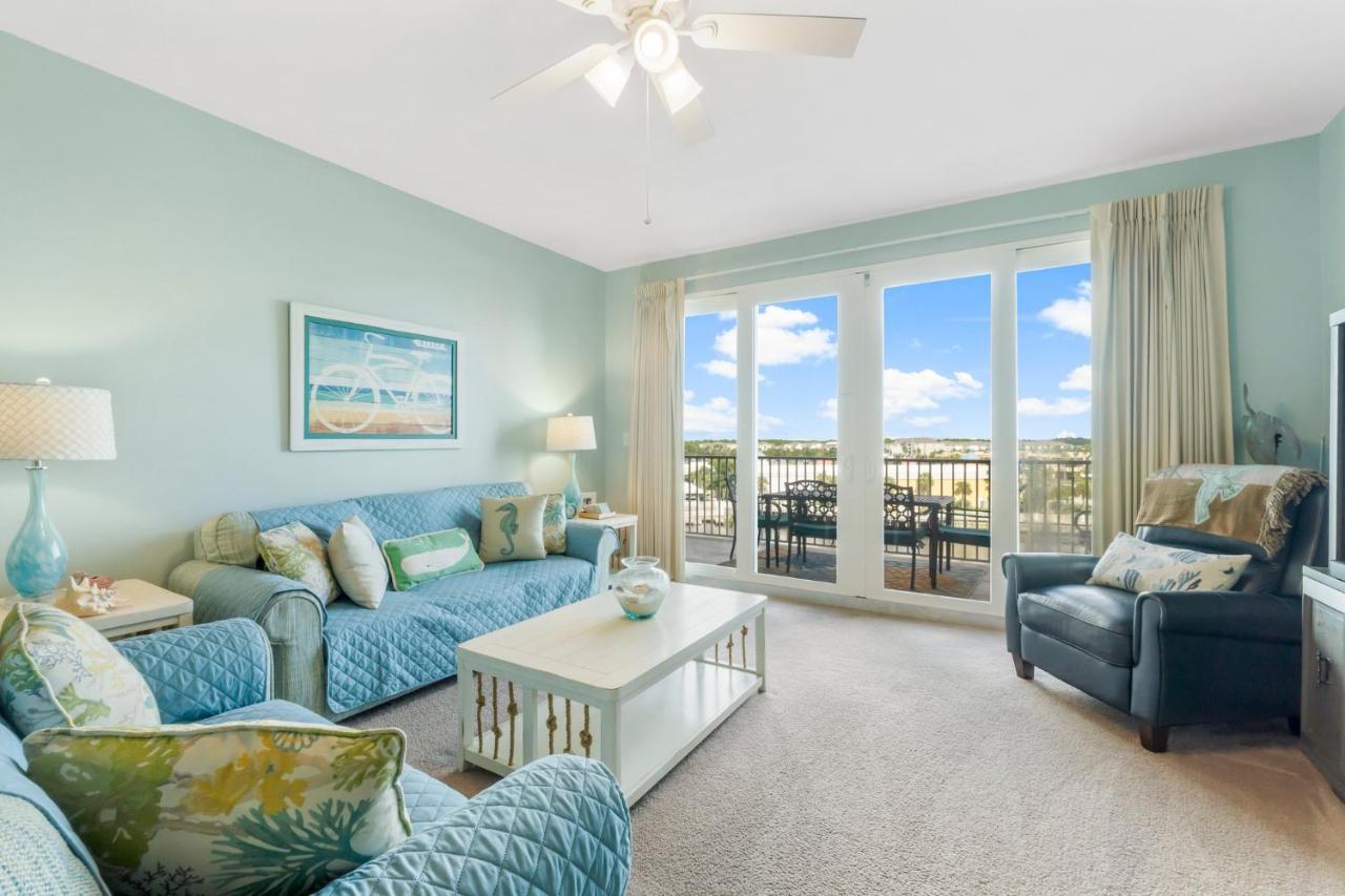 Laketown Wharf #422 By Nautical