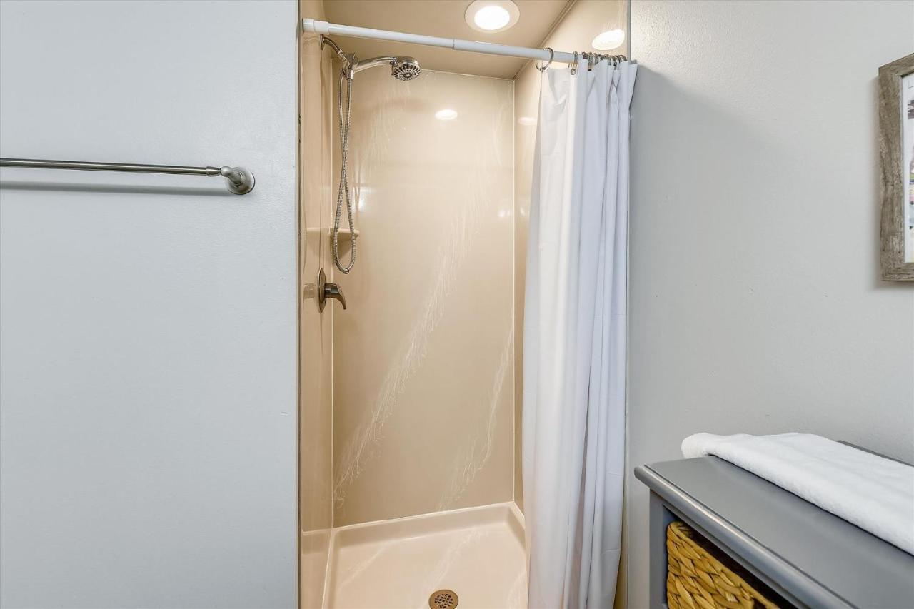 Apartment Shores Of Panama 2326 - 1 Bedroom Bunks Sleeps 6, Reserved Parking! *