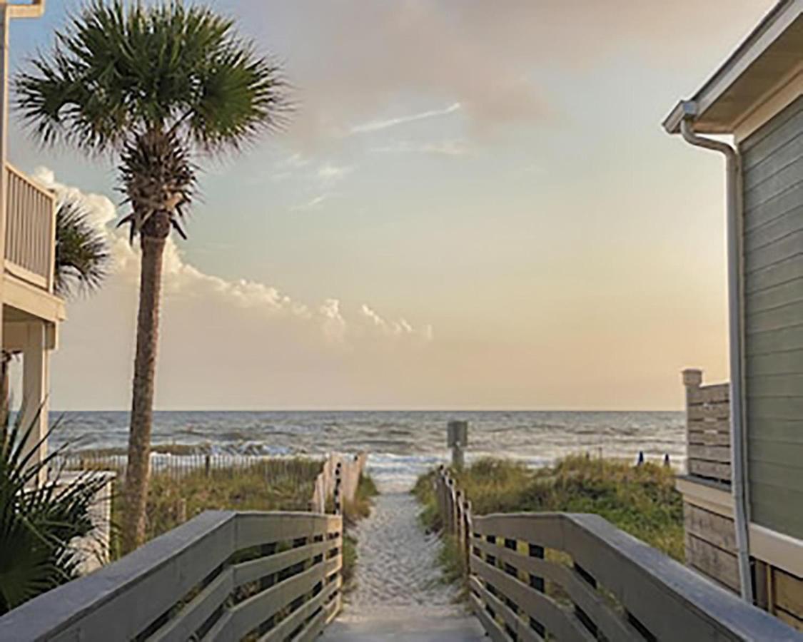 Decked Out On Pcb Holiday home *
