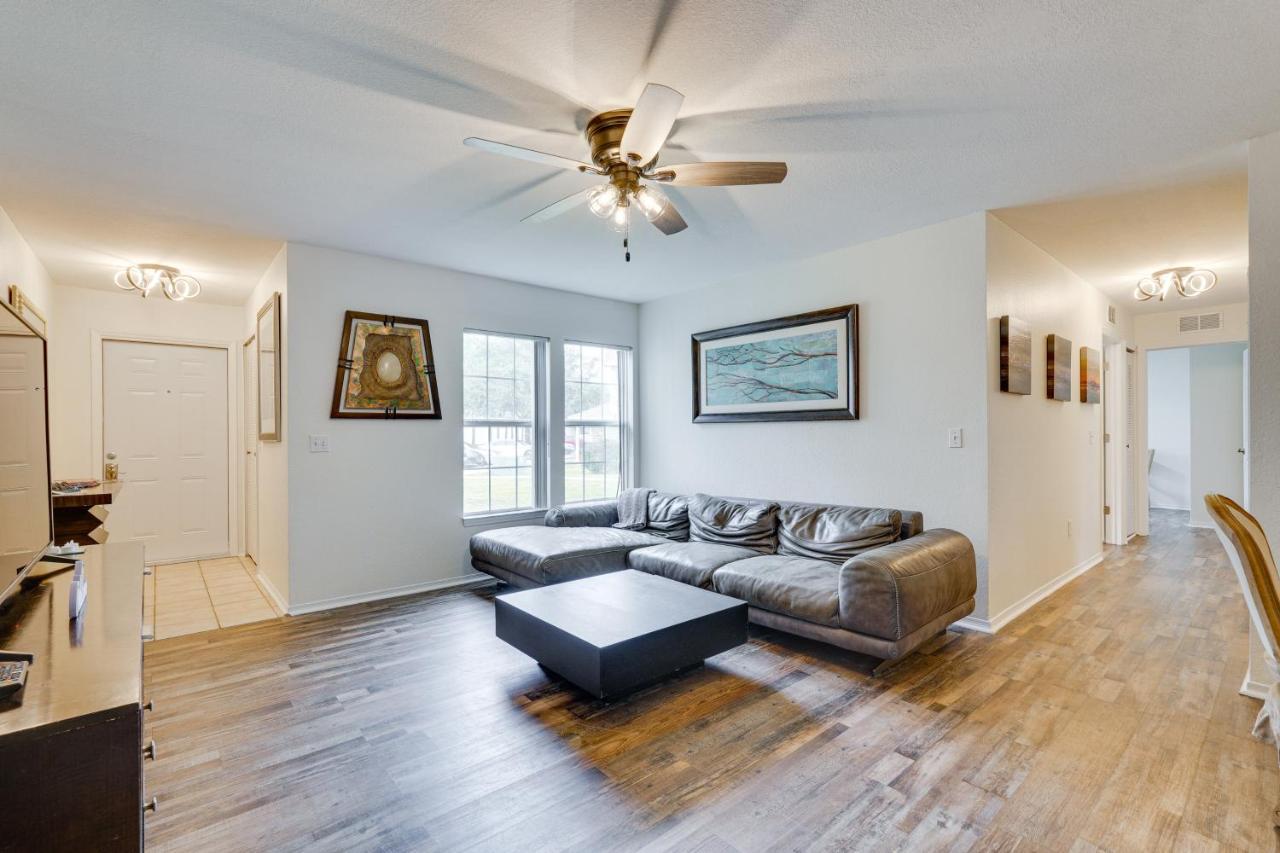 Apartment Pcb With Pool Access 1 Mi To Beach! *