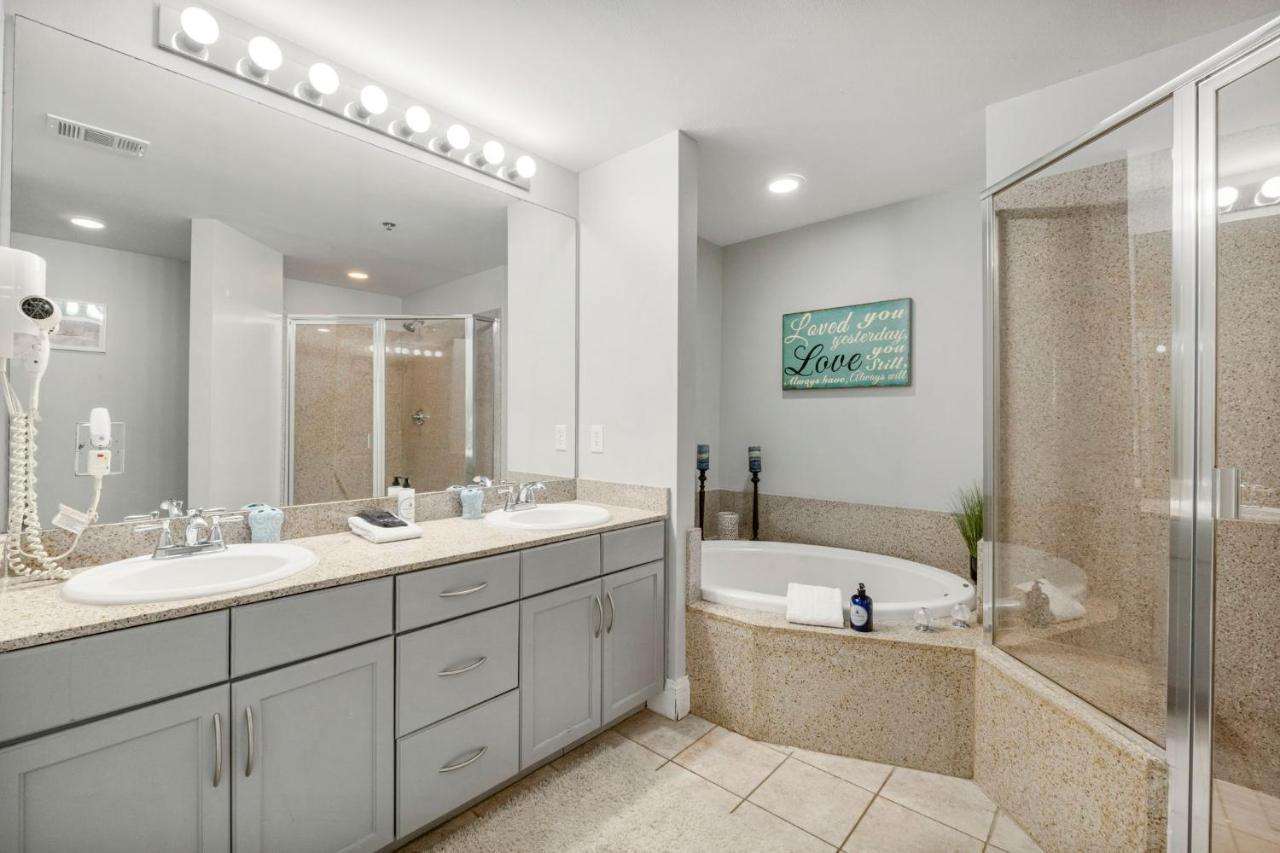 Laketown Wharf #1007 By Nautical Holiday home *