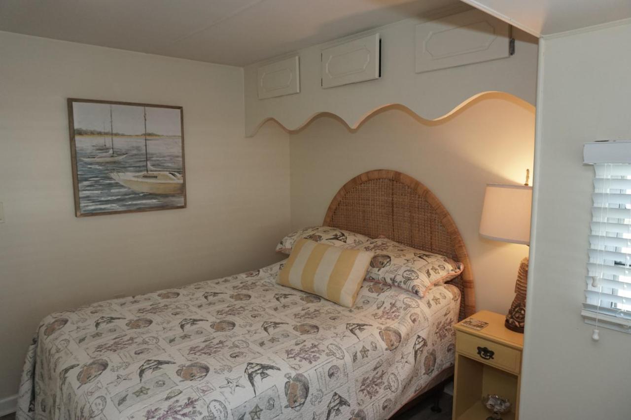 Venture Out 194 S Marlin Dr Comes With Golf Cart *