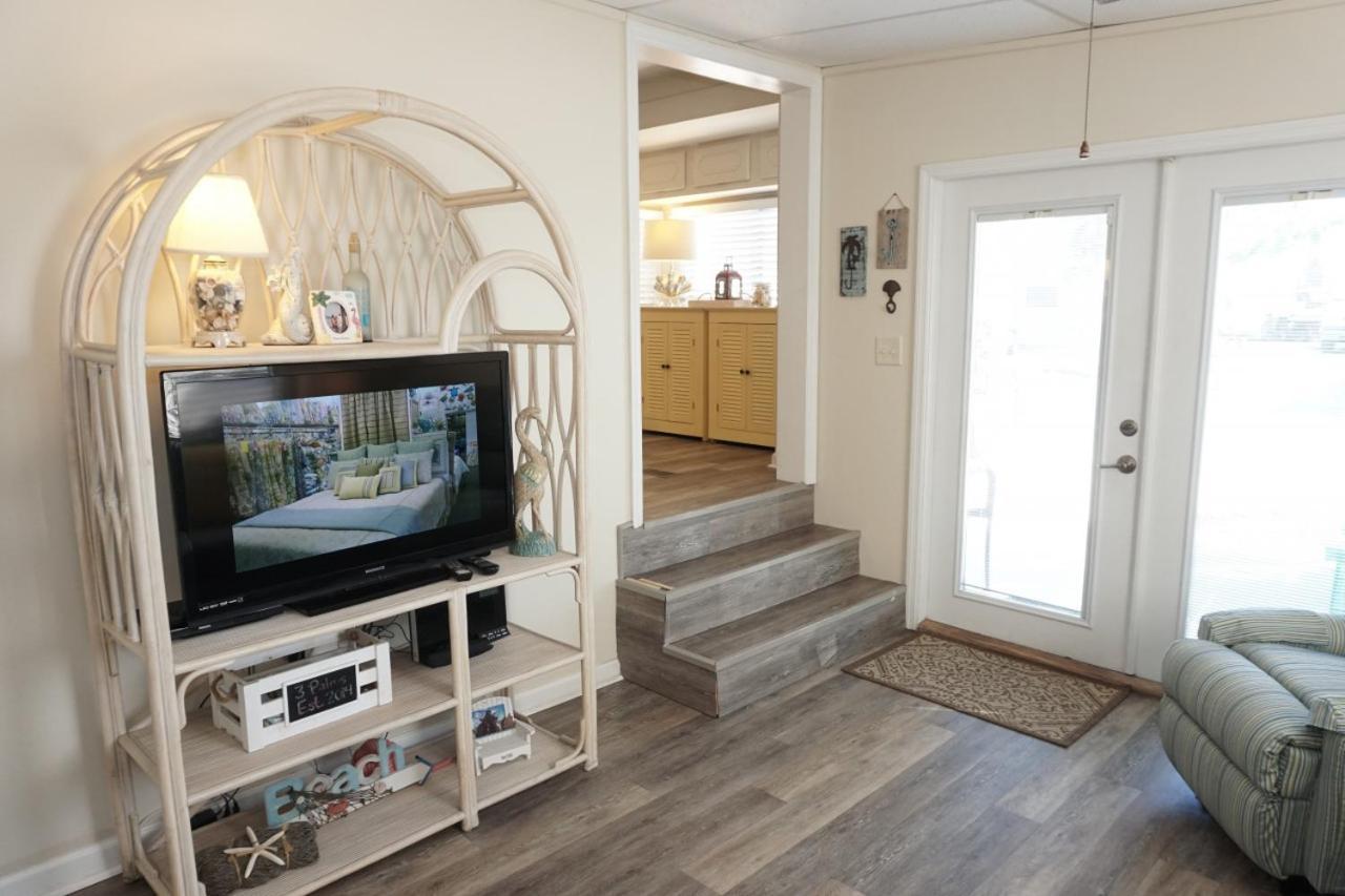 Venture Out 194 S Marlin Dr Comes With Golf Cart *
