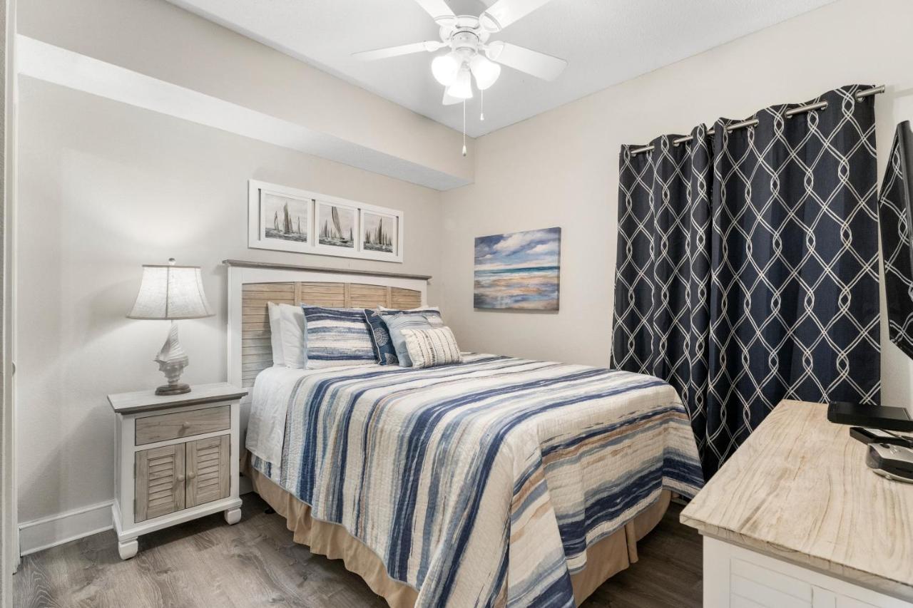 Apartment Modern 3 Bedroom Beachfront Condo! Amenities Galore! By Dolce Getaways Pcb *