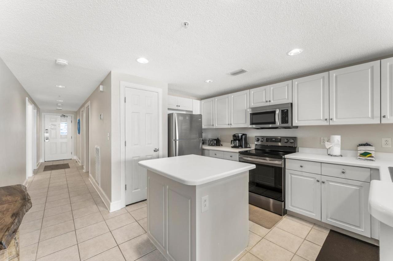 Modern 3 Bedroom Beachfront Condo! Amenities Galore! By Dolce Getaways Pcb *