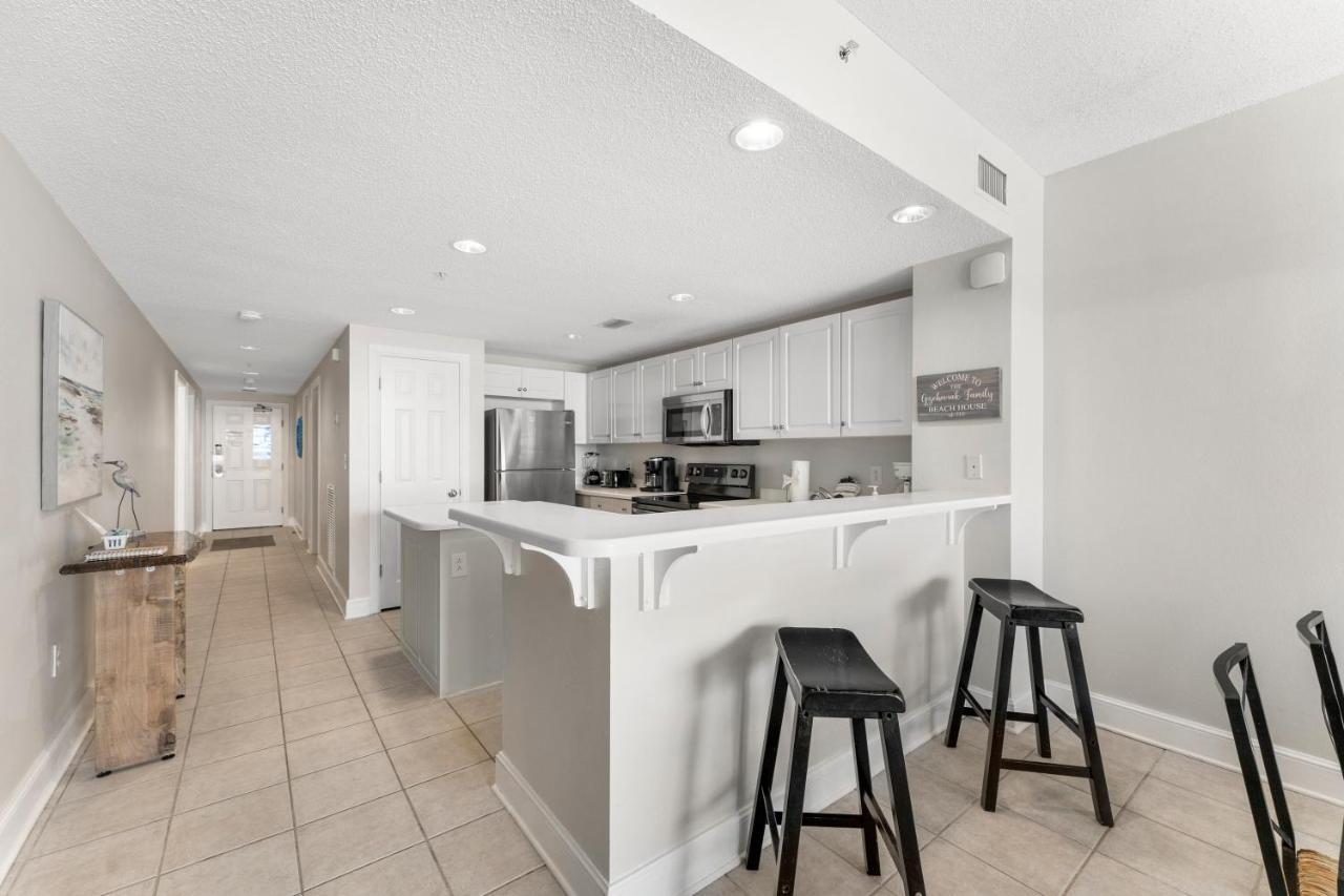 Apartment Modern 3 Bedroom Beachfront Condo! Amenities Galore! By Dolce Getaways Pcb