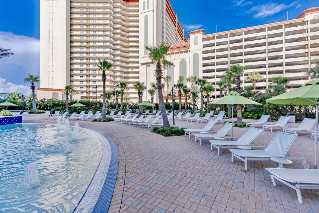 & Ocean Views! Steps To & Dining, Sleeps 9! Dolce Getaways Pcb Apartment *