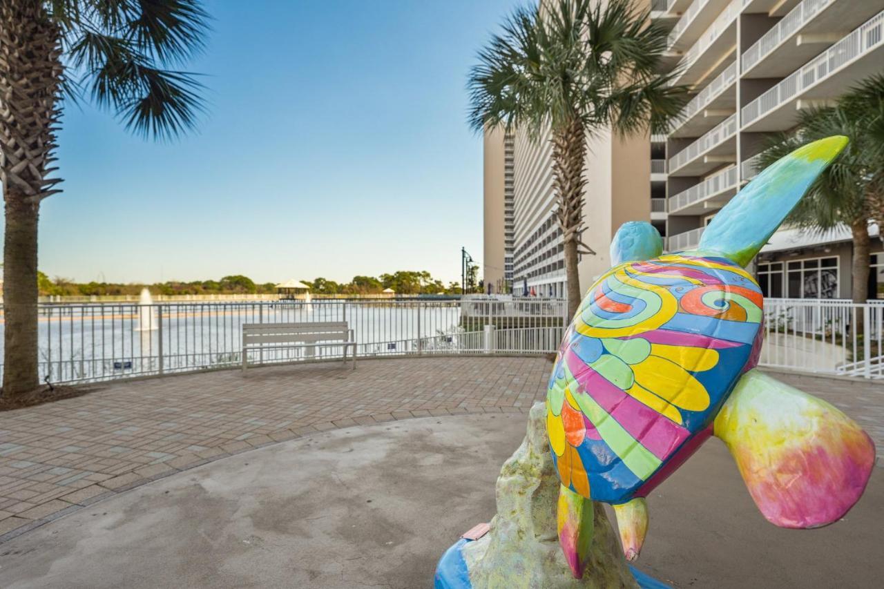 Laketown Wharf 2133 *