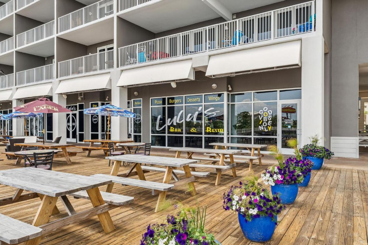 Laketown Wharf 2032 Apartment *