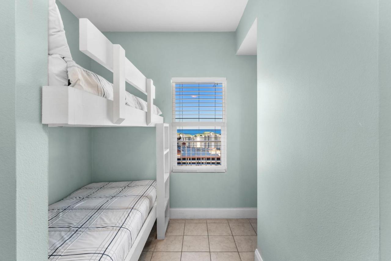Apartment Laketown Wharf 1729