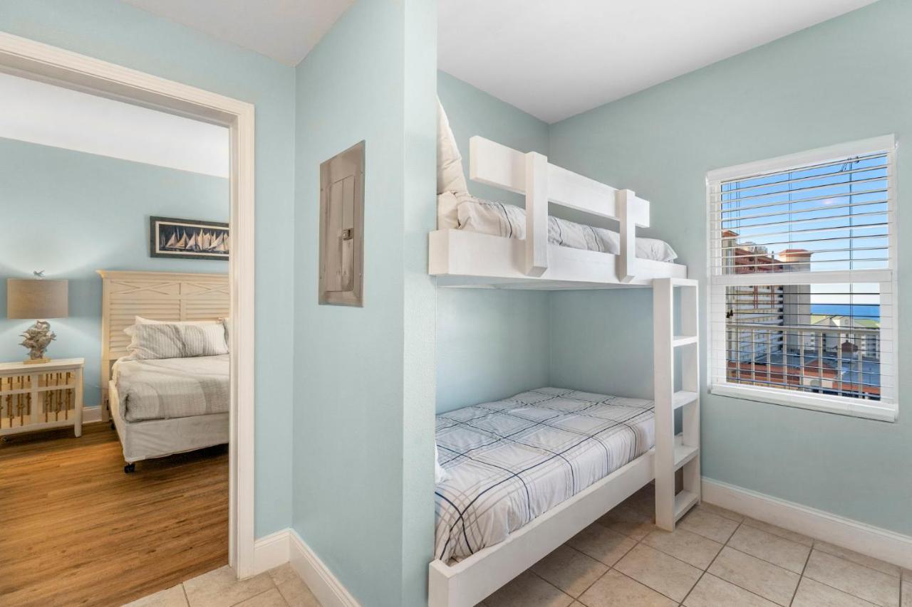 Laketown Wharf 1729 *