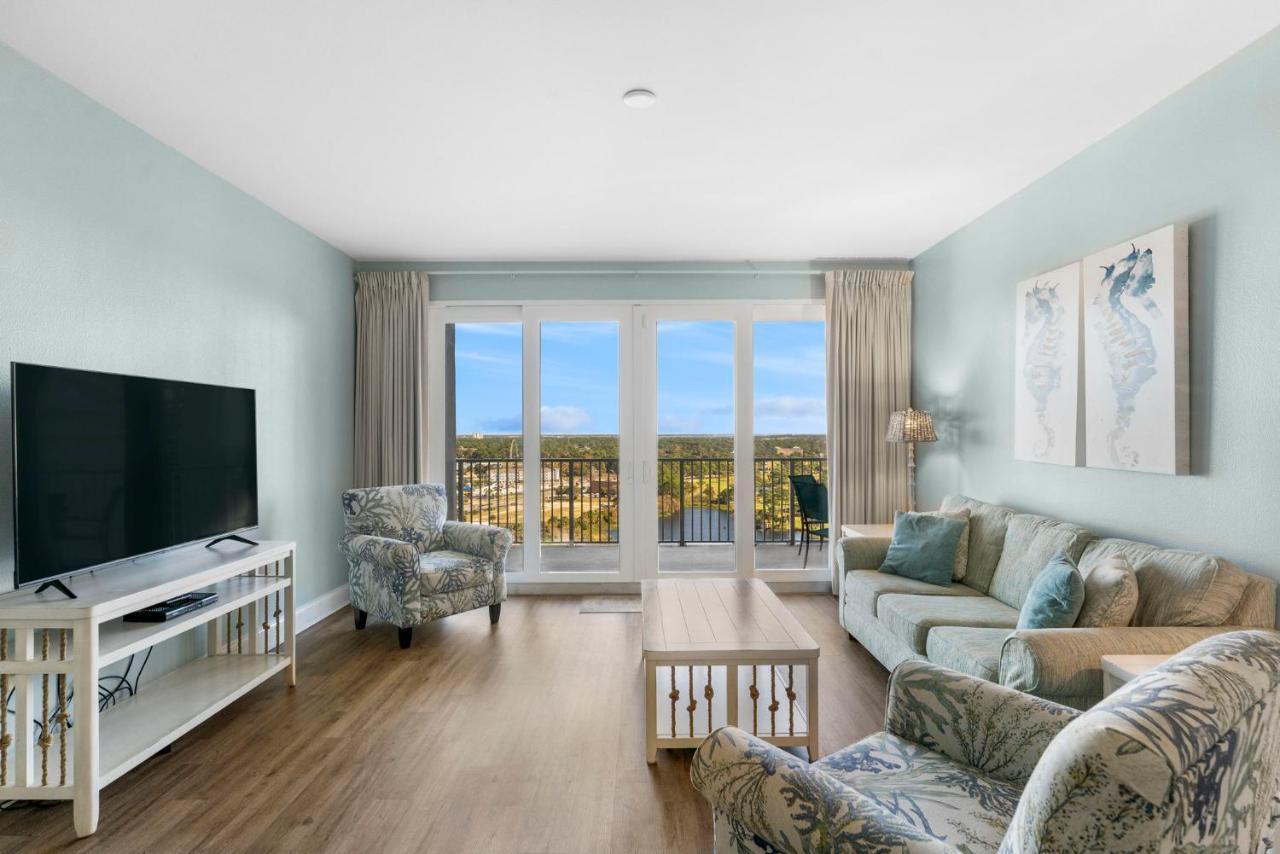Laketown Wharf 1729 Apartment