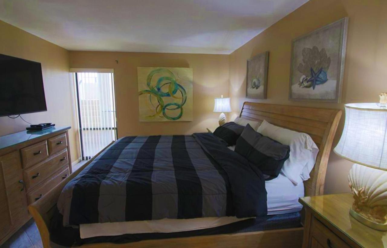 Luxurious, Upscale With Spectacular Gulf View *