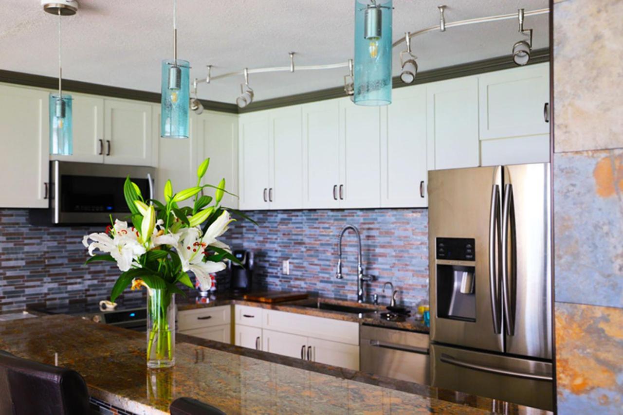 Luxurious, Upscale With Spectacular Gulf View