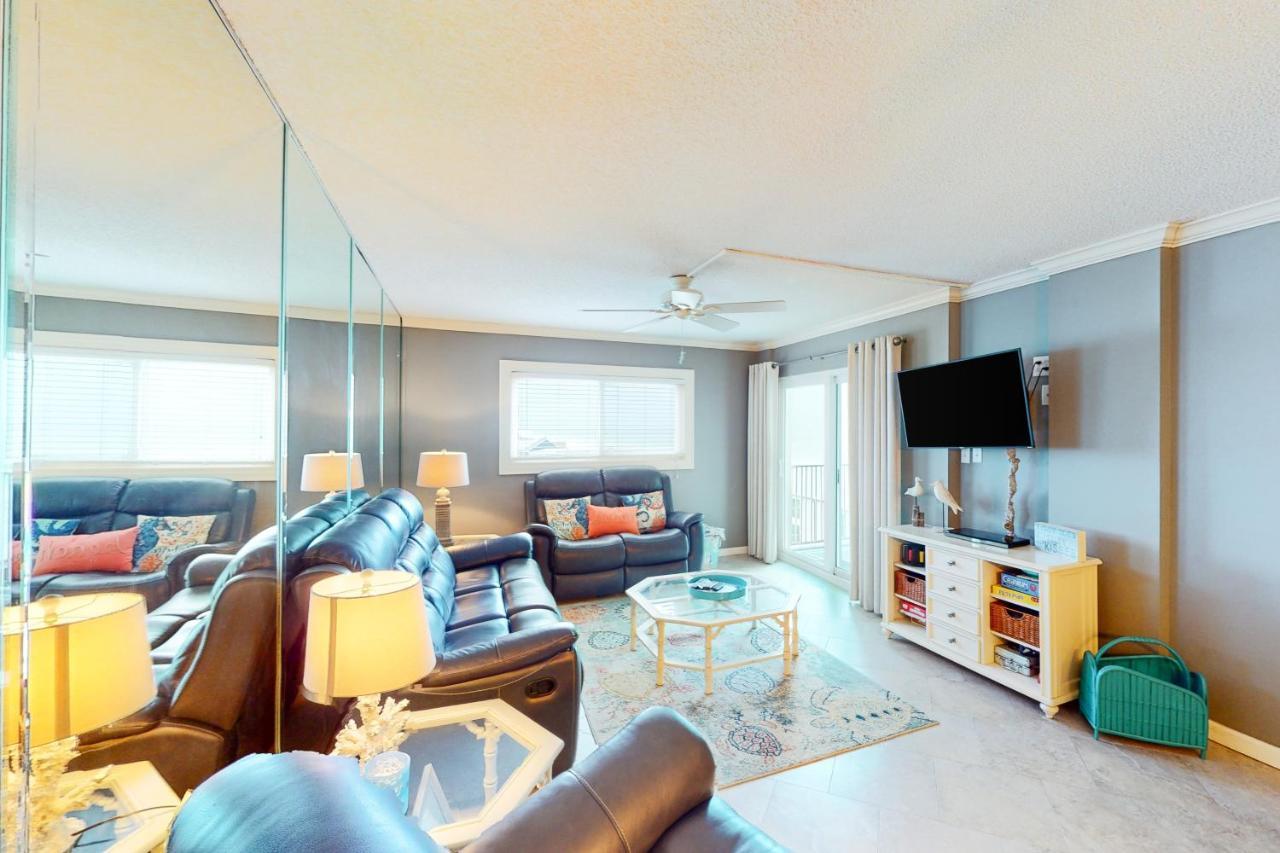 Regency Towers 625 Apartment