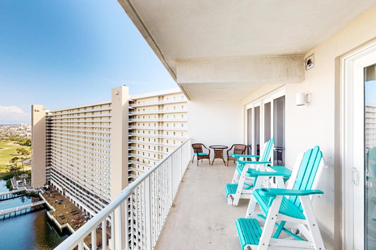 Apartment Laketown Wharf 1832 *