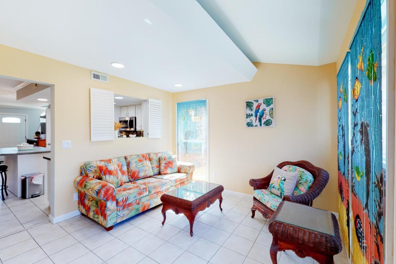 Gulf Highlands: 104 Robin Ln.
