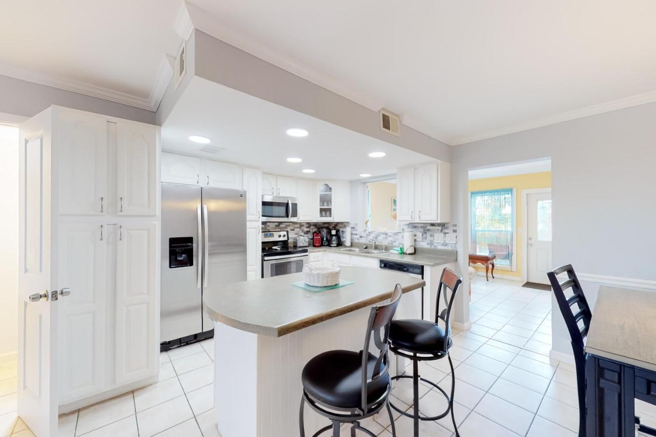 Apartment Gulf Highlands: 104 Robin Ln.