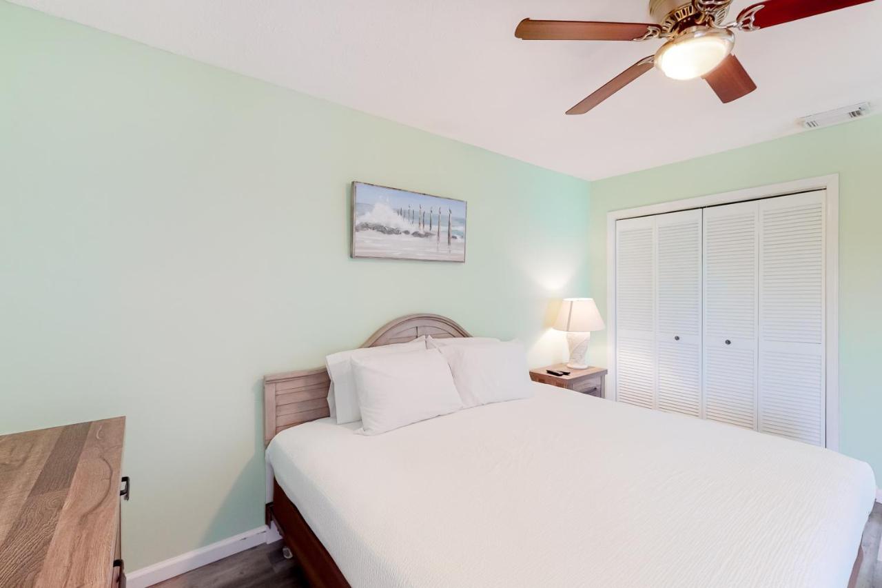 Apartment Gulf Highlands: 104 Robin Ln. *