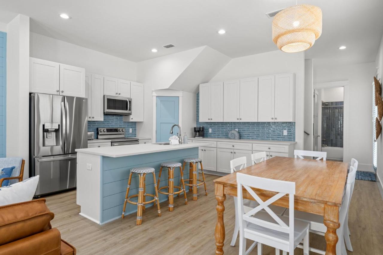 Spectacular 3br 4ba W/ Private Pool, 2 Min Walk To - Sleeps 15! Holiday home Panama City Beach