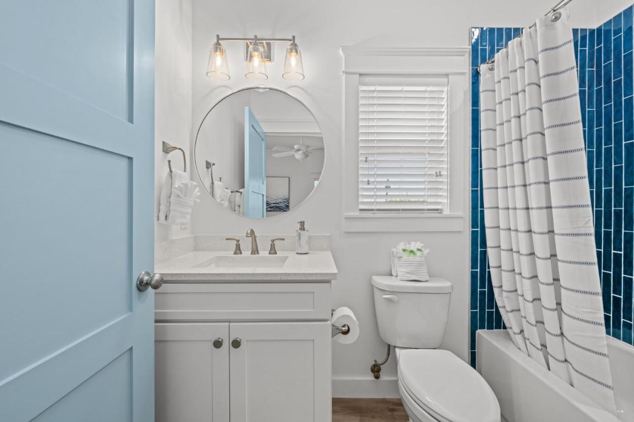 Spectacular 3br 4ba W/ Private Pool, 2 Min Walk To - Sleeps 15! *