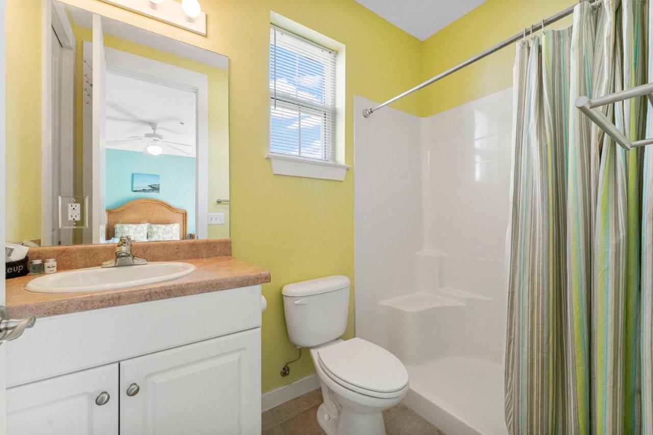 Holiday home 22460 Front Rd - Sunshine House
